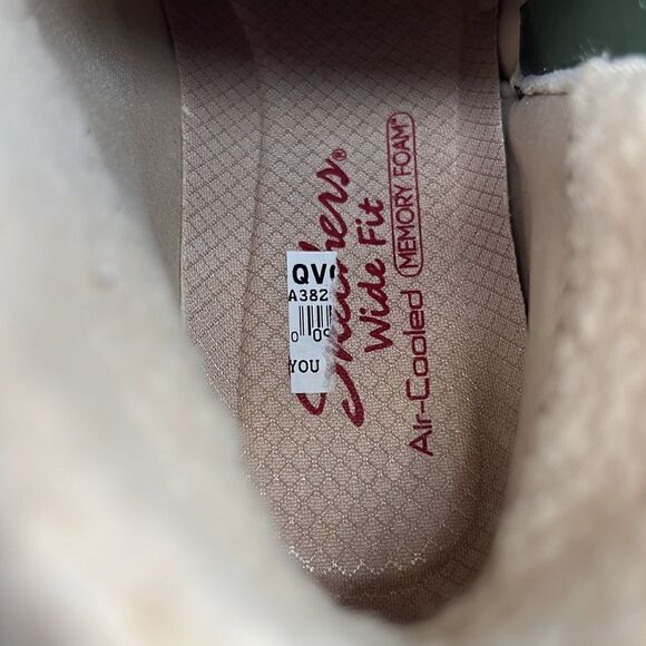 Skechers Olive suede Jumper Sweet Stud scrunch wedge booties NWT - Picture 5 of 7